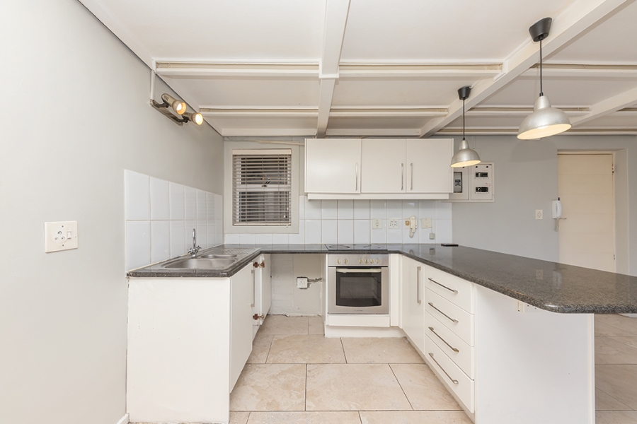 To Let 2 Bedroom Property for Rent in Green Point Western Cape